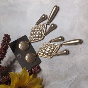 CHICO'S Gold Geometric Long Dangle Earrings NWT Retails $35